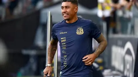 《迷雾中的真相：蓝军内部揭秘，马雷斯卡48小时孤立之谜》